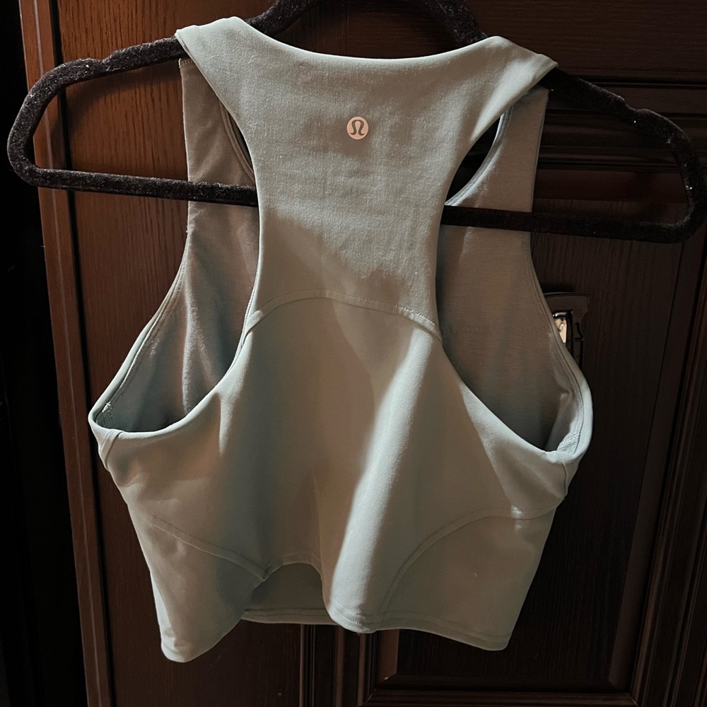 Lululemon Sz 8 crop
